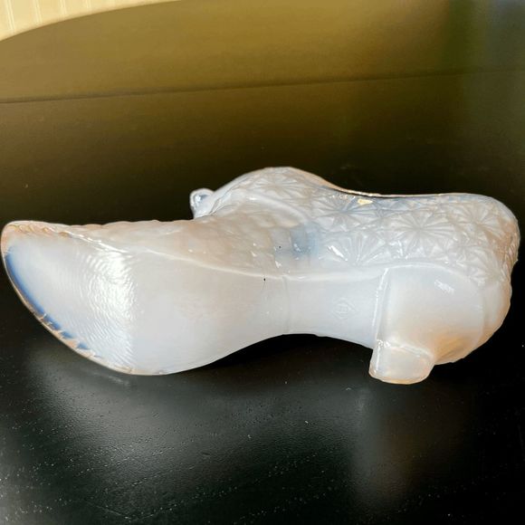 Boyd Crystal Art Glass Daisy Button Cat Slipper Pink Shoe B285 - Picture 3 of 8